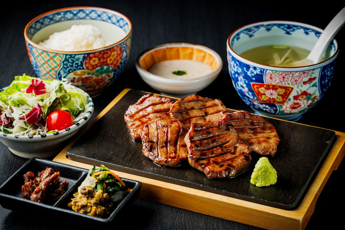伊達の牛たん本舗の極上芯たん定食