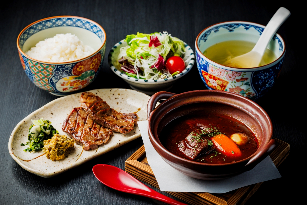 伊達の牛たん本舗の牛たんシチュー定食